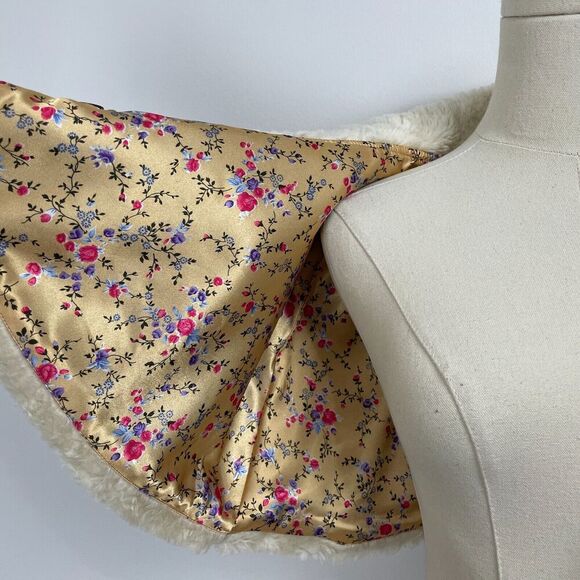 Free People Faux Fur Cape Capelet Shrug Sz XS/S Ivory Formal Asian Satin Lined - Picture 5 of 14